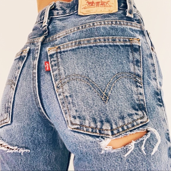 levis with butt rip